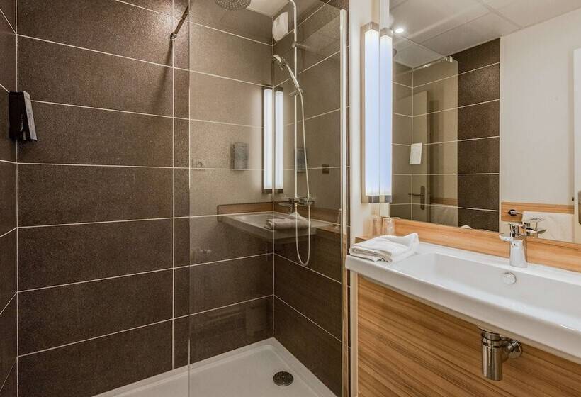 Номер Стандарт, Campanile Chartres Centre   Gare   Cathédrale