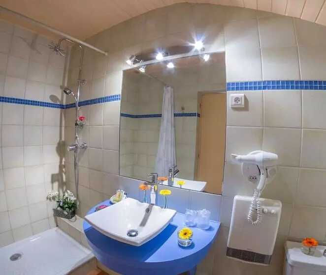 اتاق استاندارد سه نفره, Cit Hotel Avantici Gap