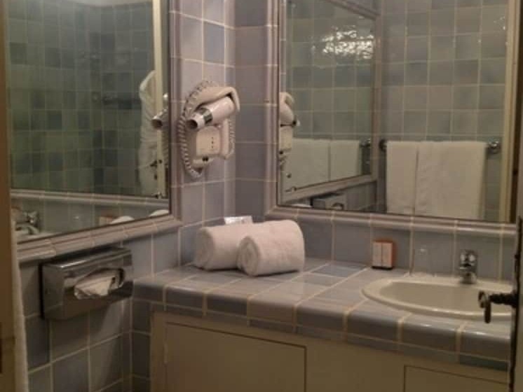 Номер Стандарт с Балконом, Hostellerie Le Baou