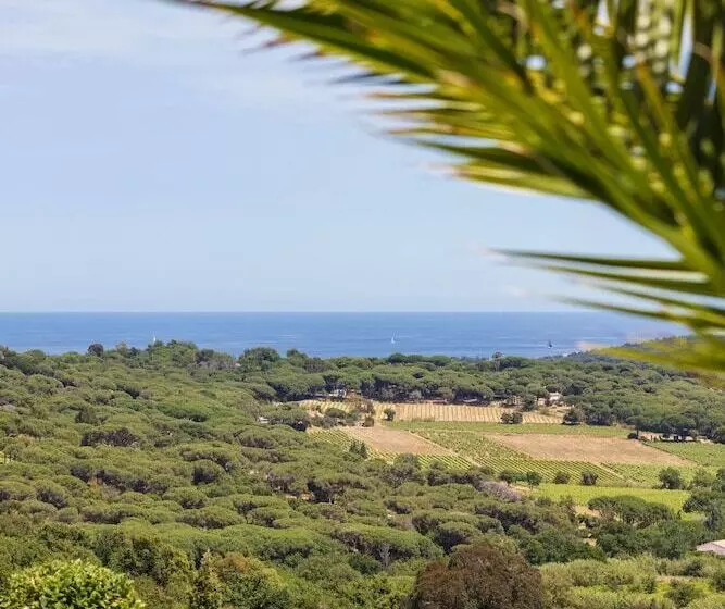 Habitació Triple Estàndard Vista Jardí, Hostellerie Le Baou
