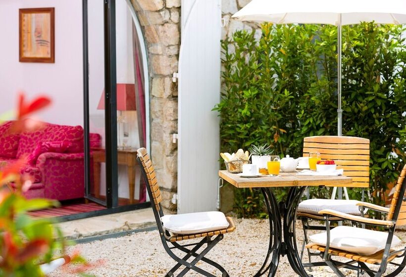 Полулюкс, Hostellerie Le Baou