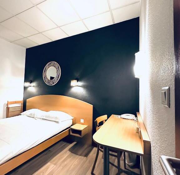 חדר סטנדרט לשלושה, Hôtel De Lyon