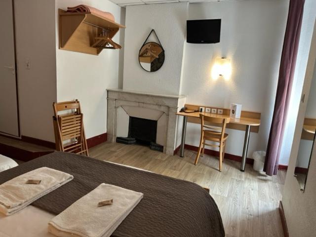 חדר סטנדרט לשלושה, Hôtel De Lyon