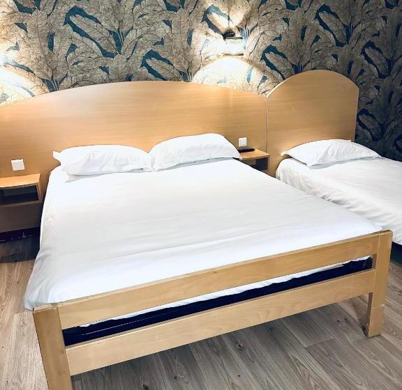 חדר סטנדרט לארבעה, Hôtel De Lyon