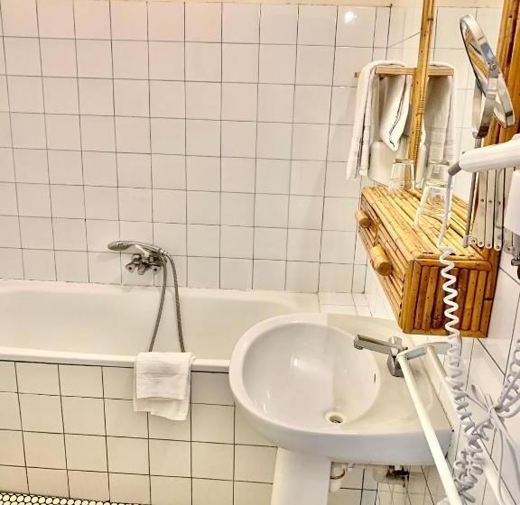 コンフォートルーム, Hôtel Lapérouse Des Cordeliers