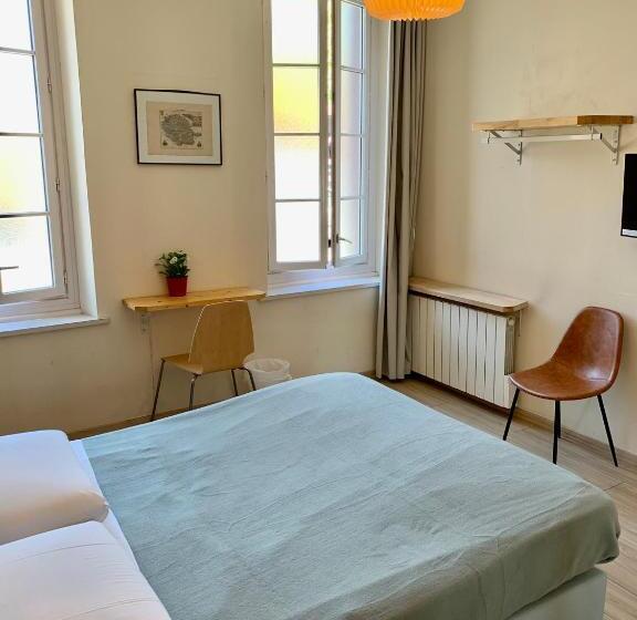 Номер Комфорт, Hôtel Lapérouse Des Cordeliers