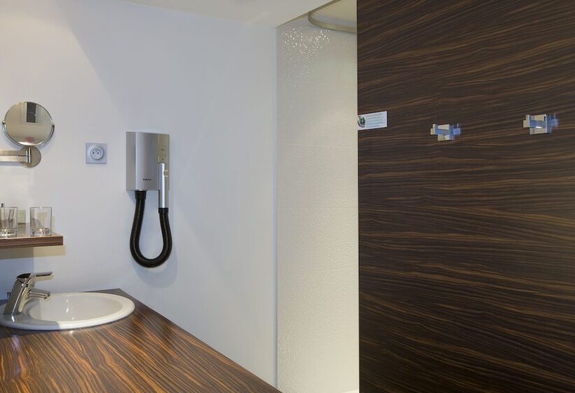 غرفة تنفيذية, Hôtel Littéraire Alexandre Vialatte, BW Signature Collection