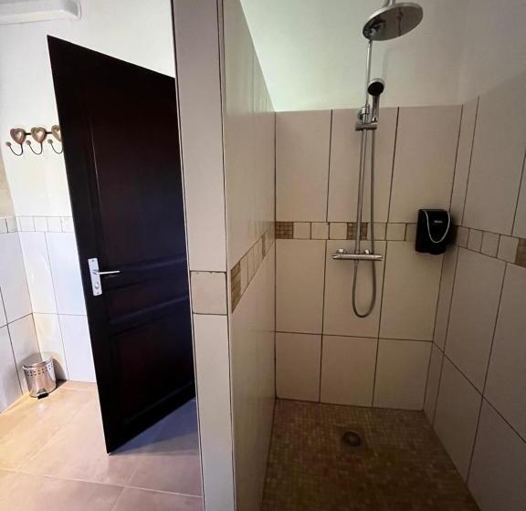 غرفة قياسية مزوَّدة بتراس, Hôtel Mas De L Espaïre