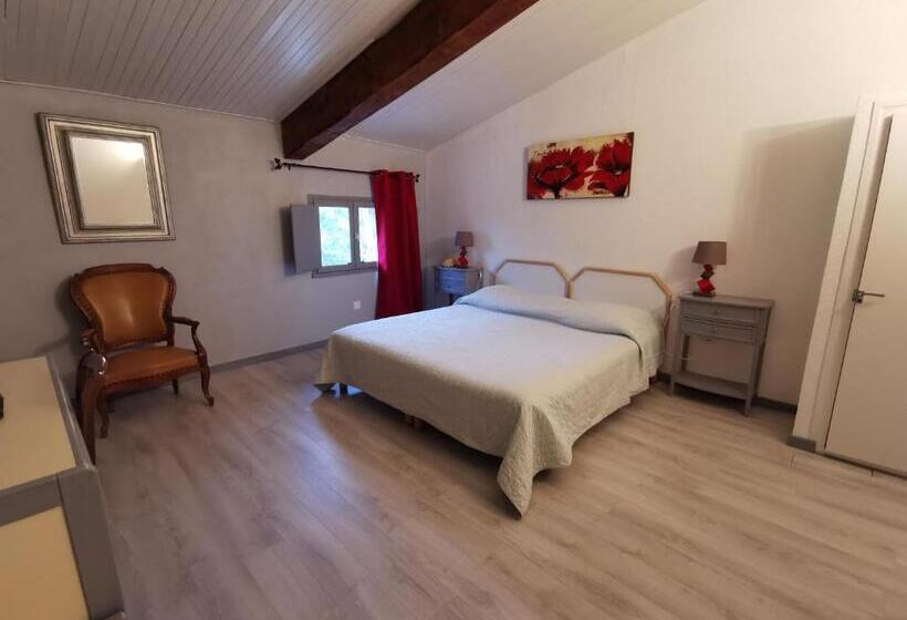 חדר סופריור לשלושה, Hôtel Mas De L Espaïre