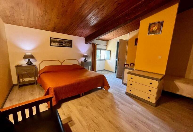חדר סופריור לשלושה, Hôtel Mas De L Espaïre
