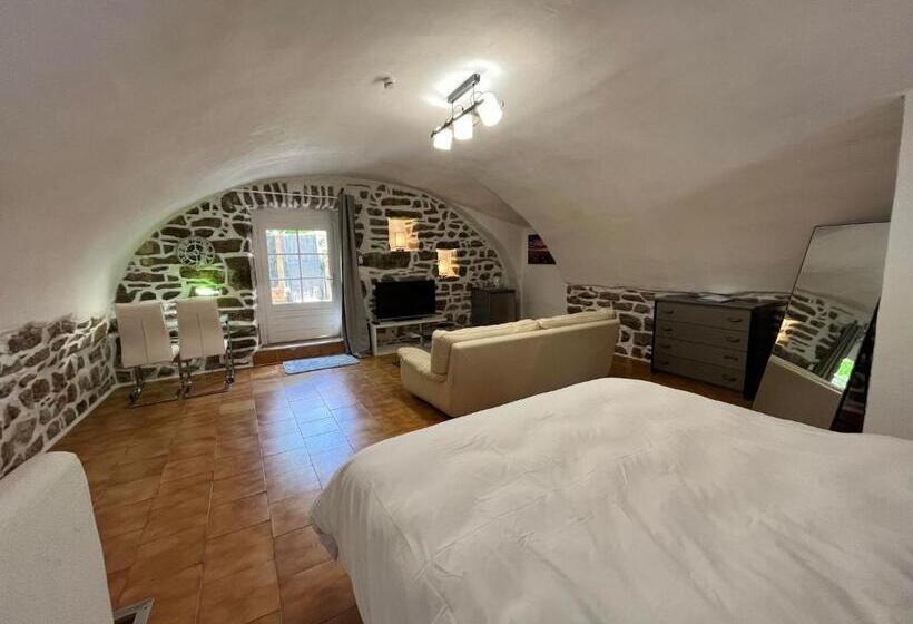 Люкс с Террасой, Hôtel Mas De L Espaïre