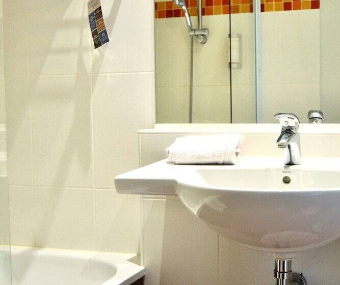 Номер Стандарт, Kyriad Hotel Tours Centre