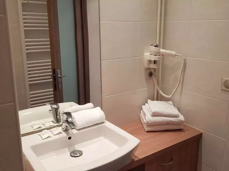 Standard-studio Parivuode, Kyriad Hotel Tours Centre