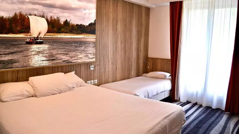 اتاق استاندارد سه نفره, Kyriad Hotel Tours Centre