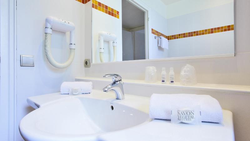 غرفة قياسية ثلاثية, Kyriad Hotel Tours Centre