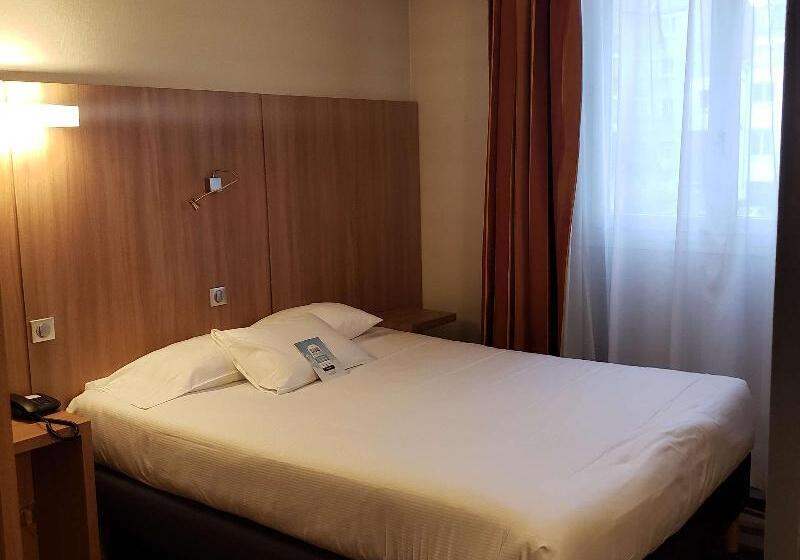 Номер Стандарт Трехместный, Kyriad Hotel Tours Centre