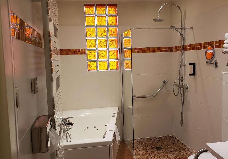 غرفة قياسية ثلاثية, Kyriad Hotel Tours Centre