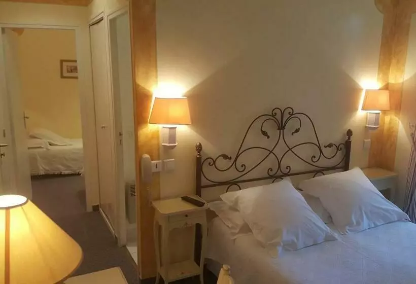 Superior Quadruple Room, Le Relais Notre Dame