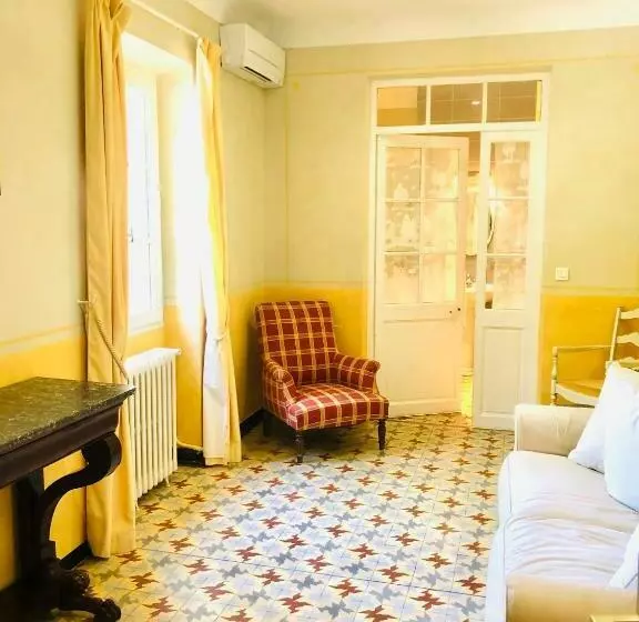 Superior Quadruple Room, Le Relais Notre Dame