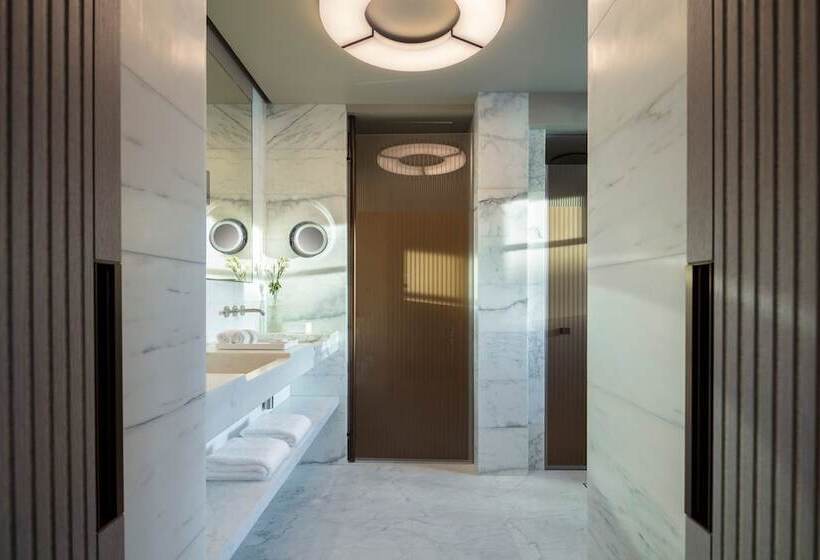 スイート, Lutetia