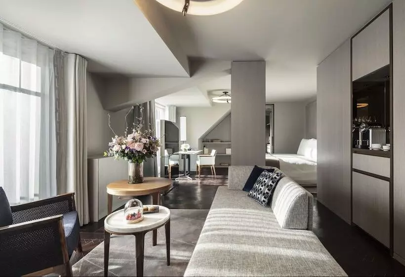 Suite, Lutetia