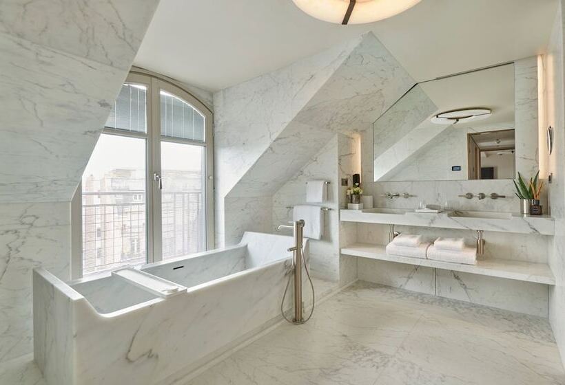 ペントハウスルーム, Lutetia