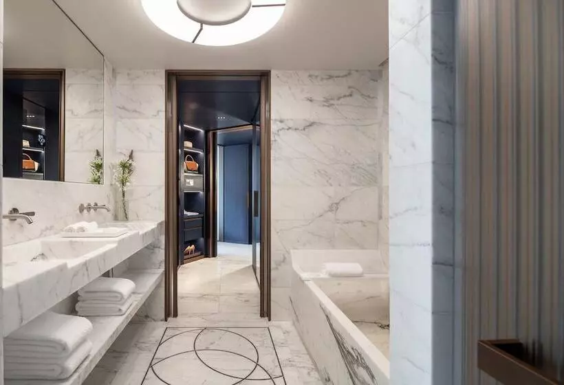 Suite Deluxe, Lutetia