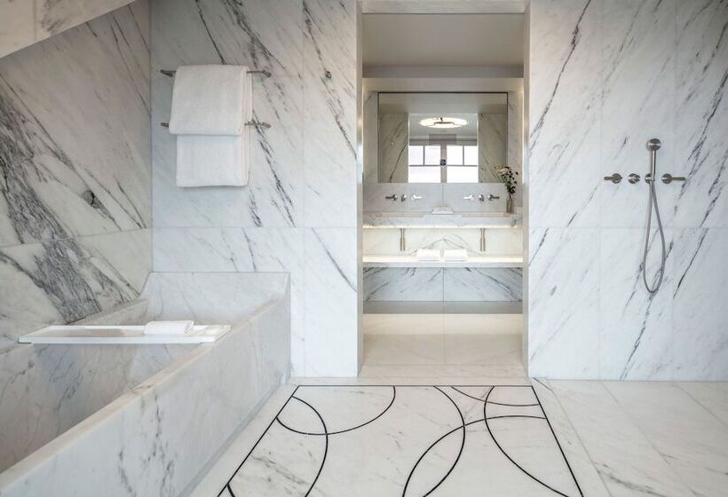 景色の見えるスイートルーム, Lutetia