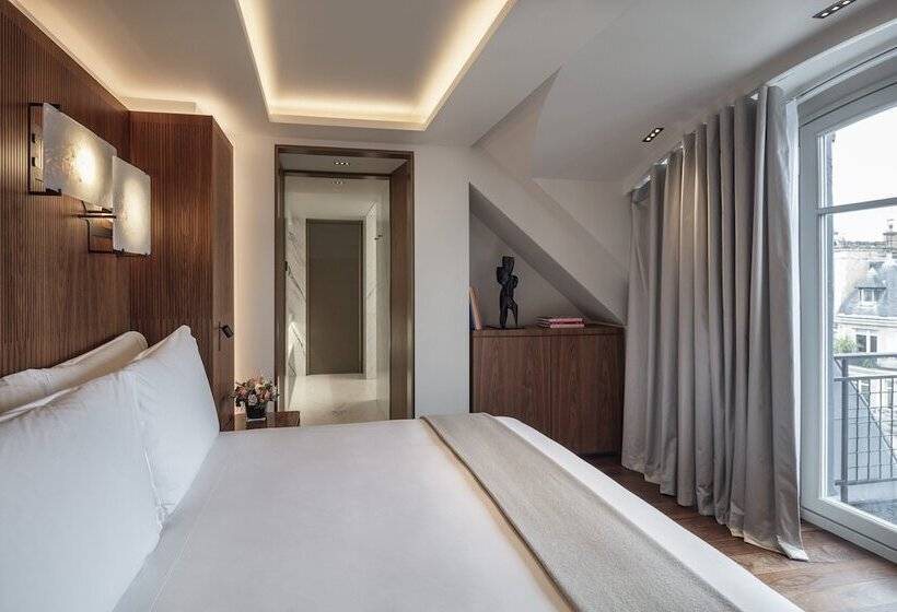 景色の見えるスイートルーム, Lutetia