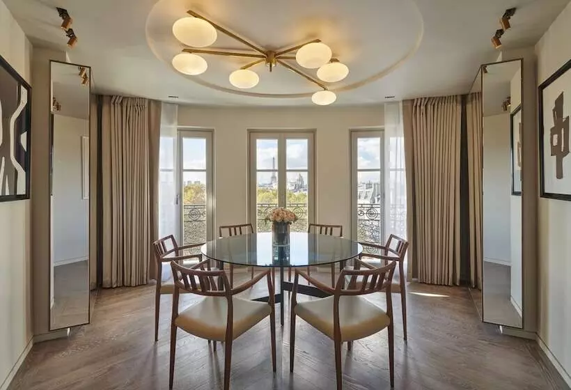 Suite Presidenziale, Lutetia