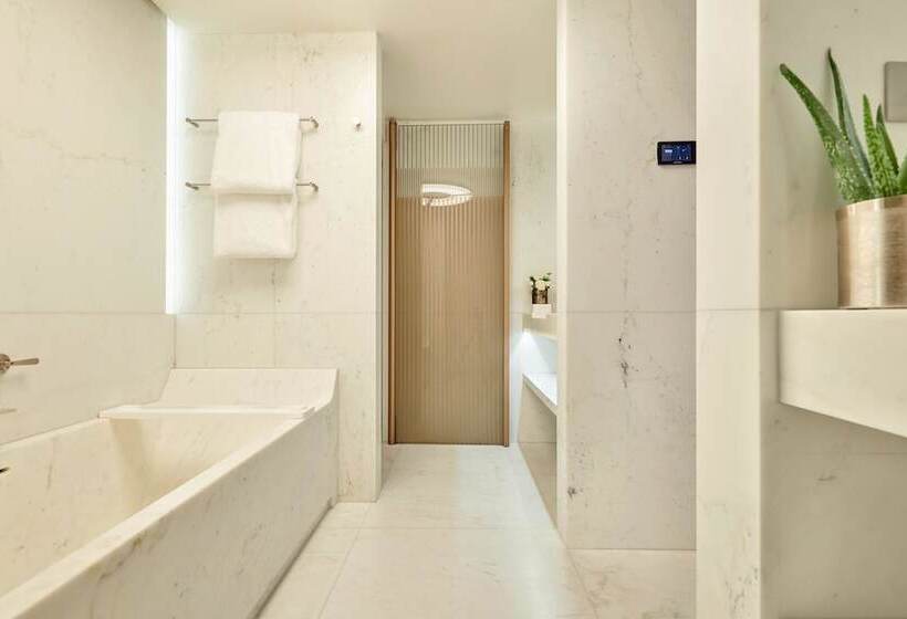 テラス付スイート, Lutetia