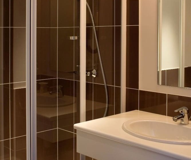 اتاق استاندارد سه نفره, Majestic