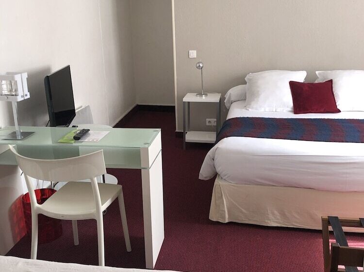 Четырехместный Номер Стандарт, Moderna