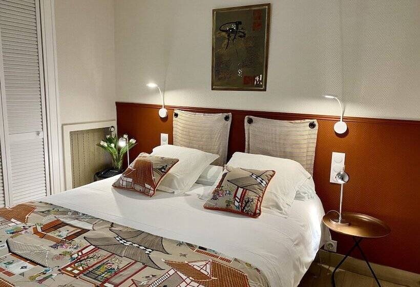 Номер Superior, Moderna