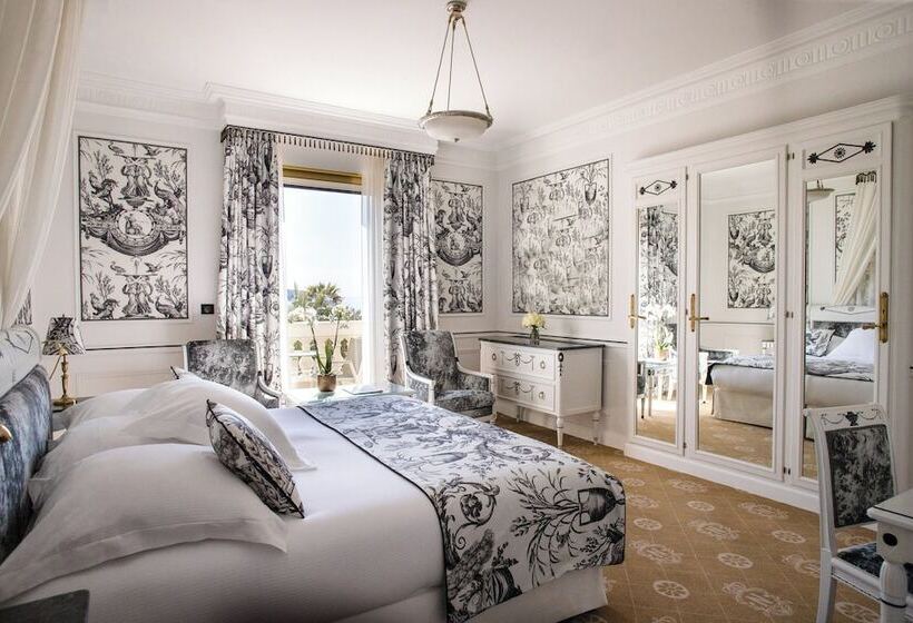 Chambre Standard Vue Mer Latérale, Le Negresco