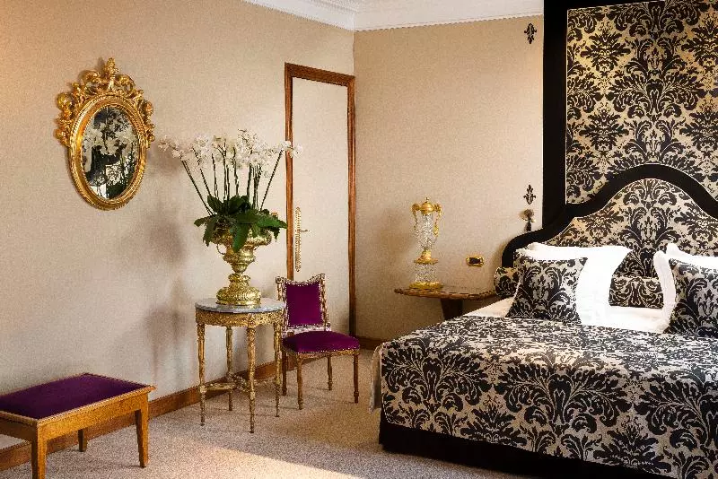 Junior Suite Deluxe, Le Negresco