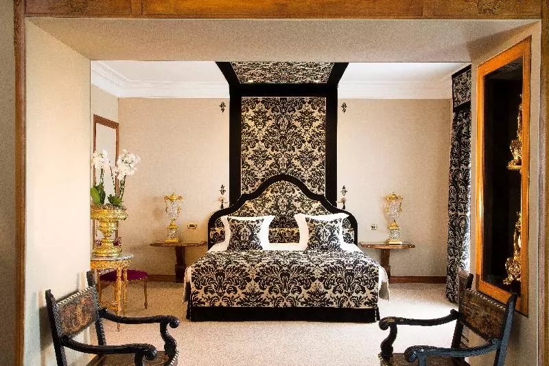 Junior Suite Deluxe, Le Negresco