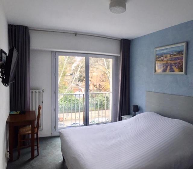 Номер Комфорт, Logis Hotel Du Midi