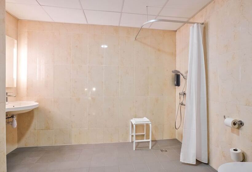 Номер Стандарт Адаптированный для Инвалидов, B&b Hotel Paris Porte De Châtillon