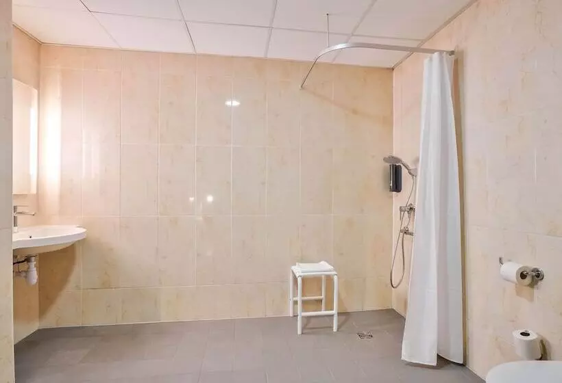 身障者適用スタンダードルーム, B&b Hotel Paris Porte De Châtillon
