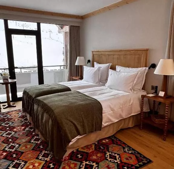 اتاق لوکس با چشم‌انداز, Alpes Hôtel Du Pralong