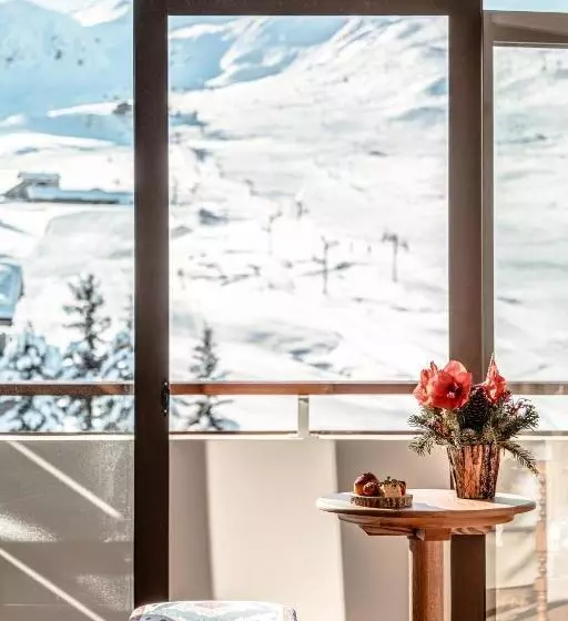 سوئیت با بالکن, Alpes Hôtel Du Pralong
