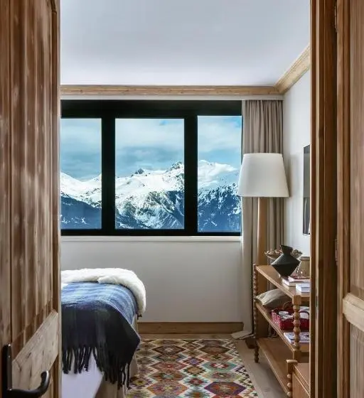 اتاق سوپریور با چشم‌انداز کوهستان, Alpes Hôtel Du Pralong