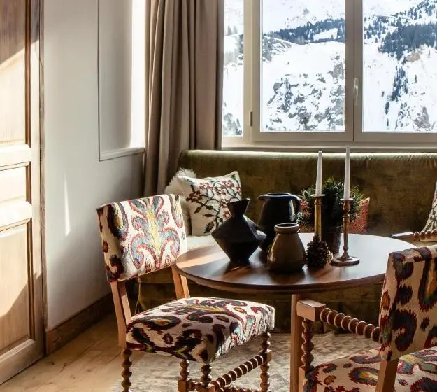 سوییت با چشم‌انداز کوه, Alpes Hôtel Du Pralong