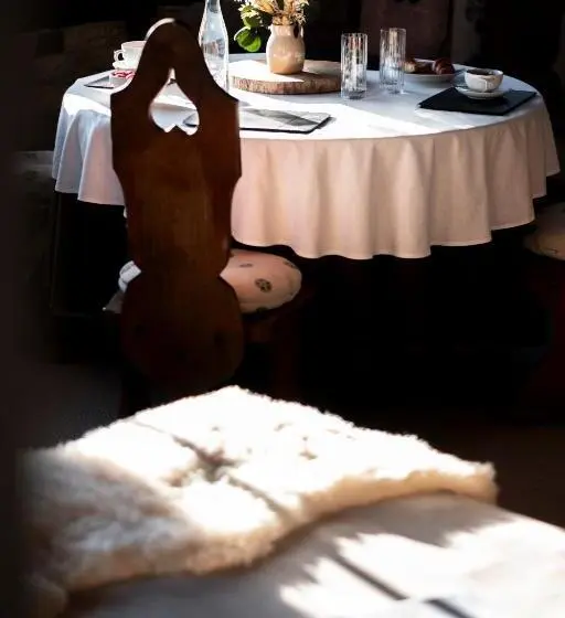 سوییت, Alpes Hôtel Du Pralong