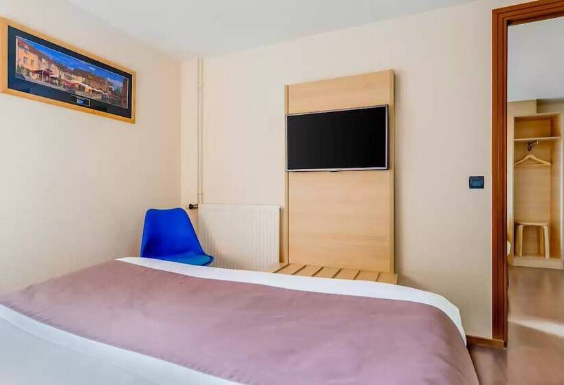 غرفة قياسية, Comfort Hotel Pithiviers