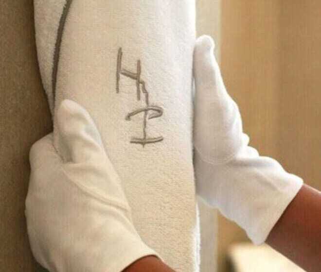 اتاق لوکس با بالکن, Hôtel De Pavie