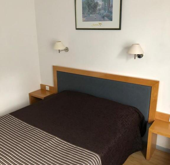 Номер Стандарт, Hôtel Au Petit Languedoc