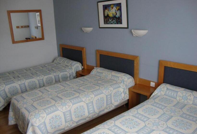 Cameră Triplă Standard, Hôtel Au Petit Languedoc