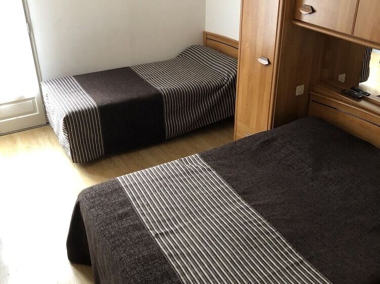 Cameră Familiară, Hôtel Au Petit Languedoc